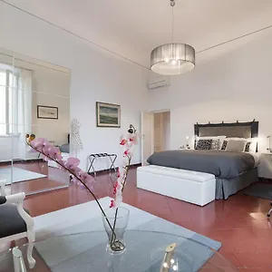  Holiday home Old Bridge: Historical And Chic